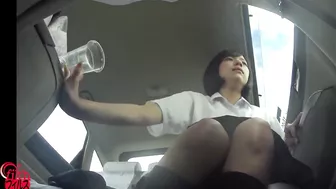 DLFF-081 06 Villain taxi driver offering mixed diuretic drink to women Moving car peeing and wetting voyeur