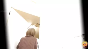 DLEE-363 05 Toilet voyeur - girls barely holding their pee while waiting at the private room door