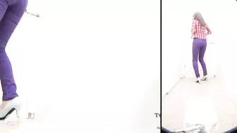 DLSL-027 02 Women jumping into the toilet cabin on the edge of the bladder limit