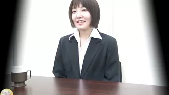 DLSL-185 04 Peeing desperation during interview and pleasant relief on the toilet