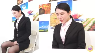 DLSL-481 05 Peeing desperation during interview and pleasant relief on the toilet. VOL. 3