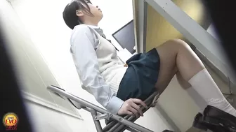 DLEE-508 04 Schoolgirls and OL's drinks mixed with powerful diuretic and that makes them urinate in various places.