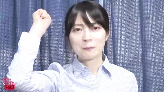 DLFF-497 05 Pee-holding duel between schoolgirl and office lady