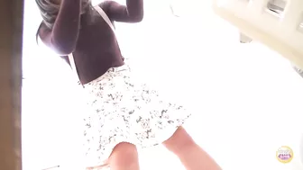 DLSL-510 01 Female college and school students holding their pee to the limit during test and then rushing to the toilet after to release powerful stream. VOL. 2