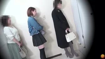 DLEE-567 04 Wetting in line to the popular female toilet, Got2Pee, DesperVids