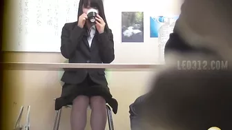 DLSL-235 01 Thirsty women trapped with urination urge during job interview