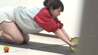 DLEE-582 04 On the verge of wetting: school girls in gym clothes peeing after reaching their holding limit, JAV Collection, DesperVids