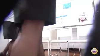 DLSL-522 05 Group of office ladies enduring urge to piss during the meeting and fighting for the turn to pee in the toilet