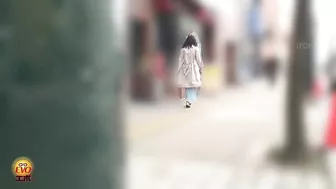 DLEE-598 03 Hidden footage: her pee drips before she sits down on the toilet