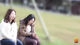 DLEE-676 03 Girls walking around outdoor leisure facilities and peeng on Japanese style toilet