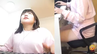 DLEE-722 02 Pee leakage diary: peeping on my little sister