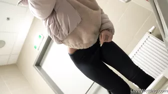 Daisy Lee - Pissing scene