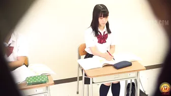 DLEE-260 01 Schoolgirls pissing during break time