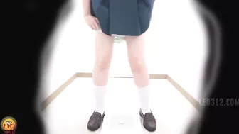 DLEE-260 02 Schoolgirls pissing during break time