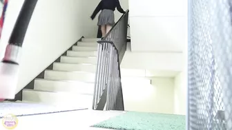 DLSL-223 02 Schoolgirls dashing to the toilet after chime