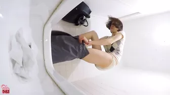 DLFF-270 03 Public toilet voyeur: nude M-legs position urinating! There was a reason…