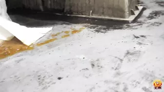 DLEE-197 02 Outdoor peeing voyeur with shameful farts echoing in the narrow alley