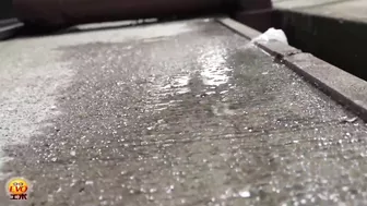 DLEE-197 03 Outdoor peeing voyeur with shameful farts echoing in the narrow alley