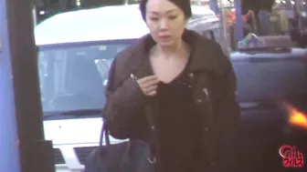 DLFF-102 02 Women peeing outdoors - voyeur in the silent alley