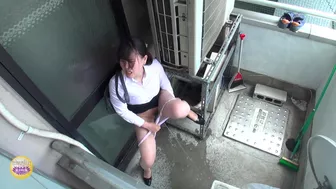 DLSL-247 01 Urinating emergency! Again! OL’s holding pee to the limit then wetting or pissing on the company’s veranda VOL 4, JAV Collection, PissRIP