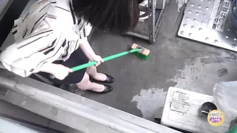 DLSL-247 01 Urinating emergency! Again! OL’s holding pee to the limit then wetting or pissing on the company’s veranda VOL 4