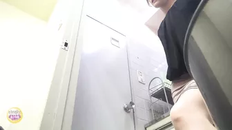 DLSL-247 03 Urinating emergency! Again! OL’s holding pee to the limit then wetting or pissing on the company’s veranda VOL 4