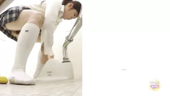 DLSL-036 03 School gals rushing to the toilet! Leaking urine situations