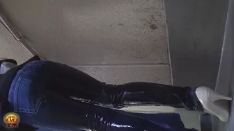 DLEE-234 03 Wetting in jeans Outdoor desperation and pissing in the line to the toilet, JAV Collection, PissRIP