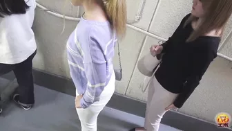 DLEE-234 03 Wetting in jeans Outdoor desperation and pissing in the line to the toilet