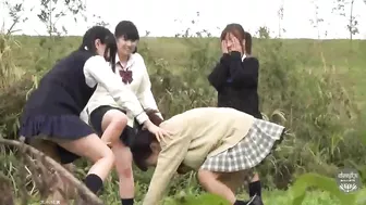 DLSL-01 02 Girls students-kittens mischief peeing in the field