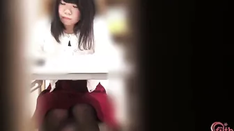 DLFF-201 02 Pissing in the library’s toilet VOL 2