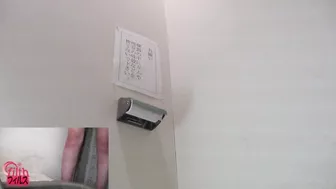 DLFF-062 01 Girls looking at their streams of pee