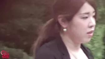 DLFF-062 02 Girls looking at their streams of pee