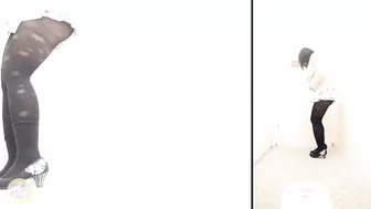 DLSL-027 01 Women jumping into the toilet cabin on the edge of the bladder limit