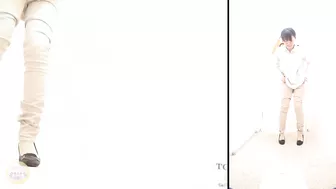 DLSL-027 04 Women jumping into the toilet cabin on the edge of the bladder limit