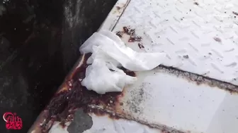 DLFF-049 03 Outdoor pee flood - office ladies