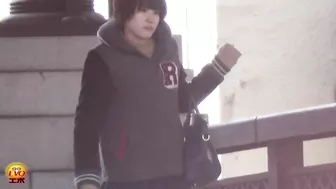 DLEE-053 04 Multi view toilet voyeur. Girls caught peeing and blowing farts