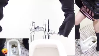 DLEE-053 04 Multi view toilet voyeur. Girls caught peeing and blowing farts