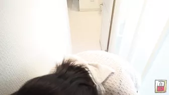 DLJG-300 02 Girls getting caught in the middle of peeing selfie