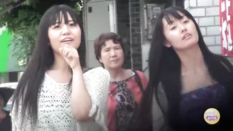 DLSL-014 01 Restroom emergency. 2 Girls pissing in one toilet