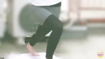 DLSL-332 01 Peeing pleasures in the toilet of women?s athlete club! Hard piss streams released with great power and momentum