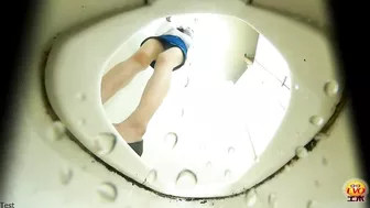 DLEE-121 02 Tripple view piss shots on spy camera inside women?s toilet