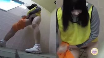 DLSL-082 02 Schoolgirls club activities Leaking or urinating in front of a sealed toilet