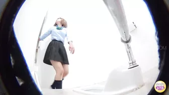 DLSL-339 05 Schoolgirls dashing to the toilet as soon as the chime rings VOL 6