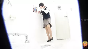 DLEE-357 02 I drank too much alcohol. Women's public toilet voyeur - piss and embarassing farts