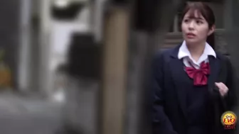 DLEE-366 05 Public toilet peeping - beautiful urinary axis of a school girl with tremendous momentum