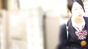 DLEE-366 06 Public toilet peeping - beautiful urinary axis of a school girl with tremendous momentum