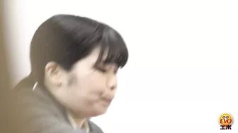 DLEE-390 03 Discovering the “special appearance” of the young and good-looking OLs. Pleasure of being naked and urinating on toilet