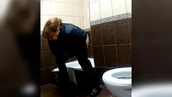 she uses the shower, Voyeur Collection, PissRIP