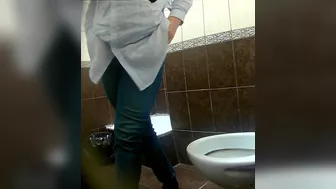 you see- she has to go urgent, Voyeur Collection, PissRIP